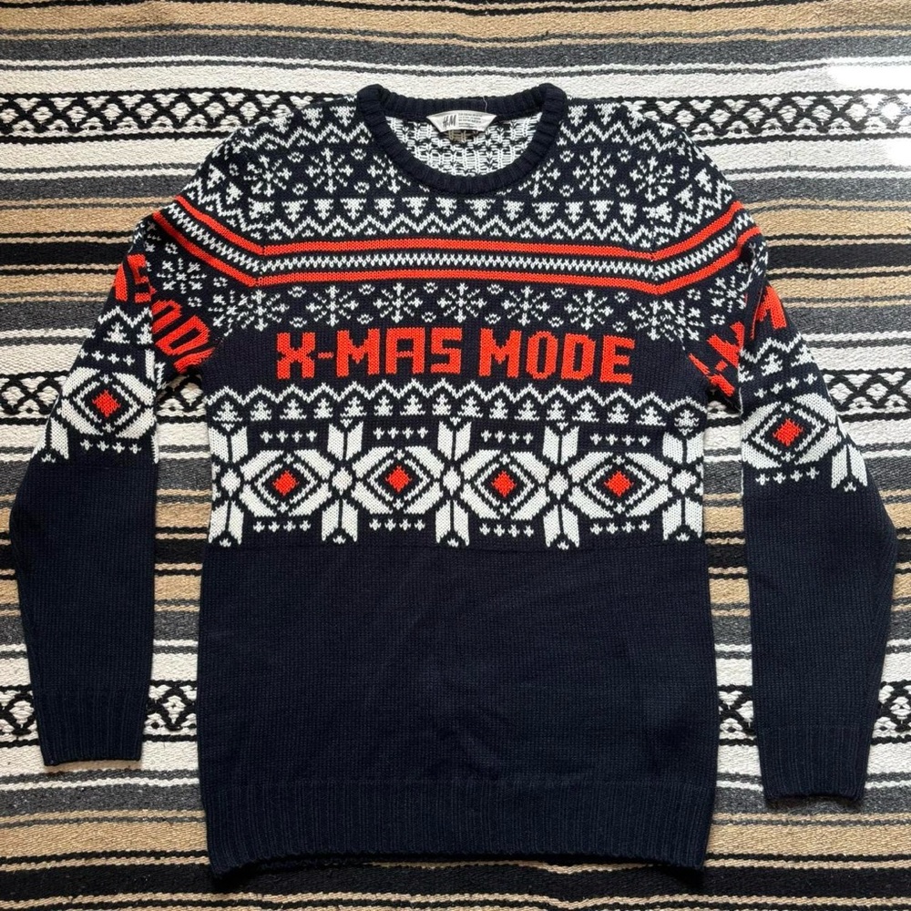 H&M X-Mas Mode Black and Red Sweater